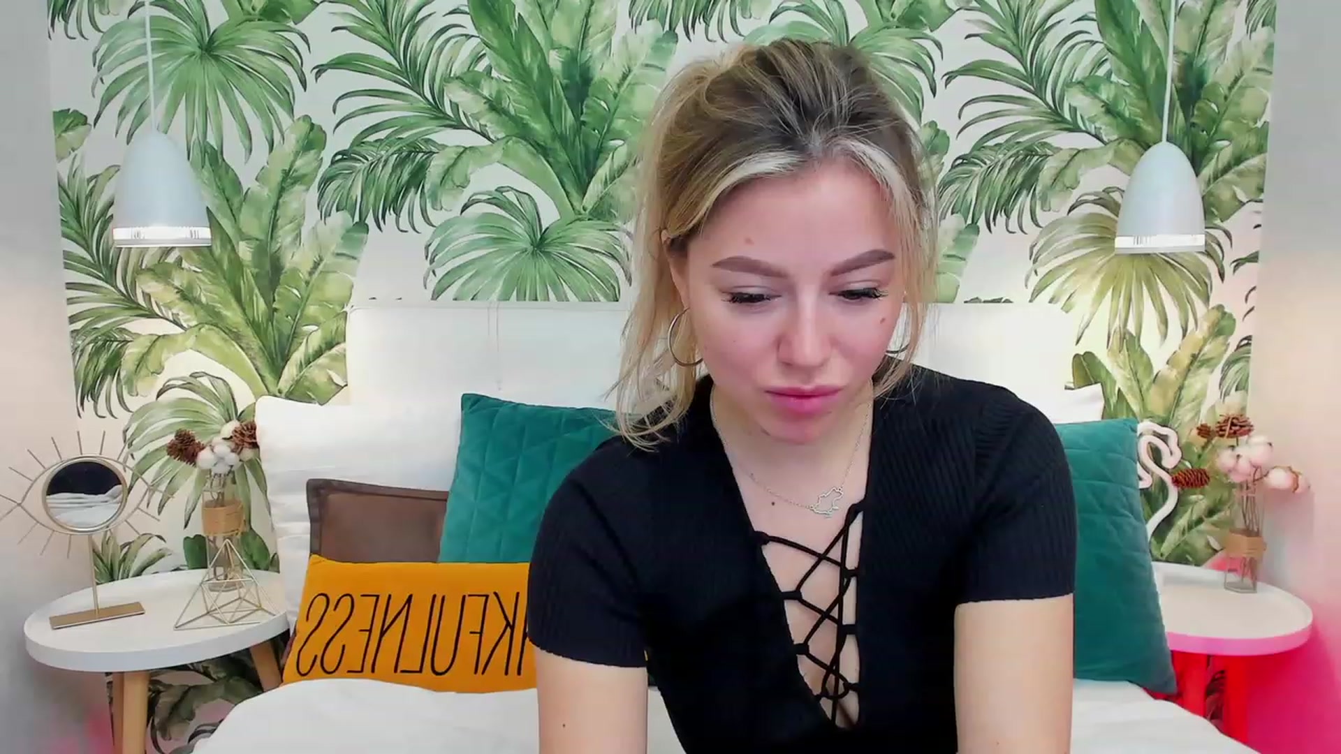 Gallery image thumbnail from SofiBloom's myfreecams stream on, 03/25/2023, 09:19 image 8 of 20