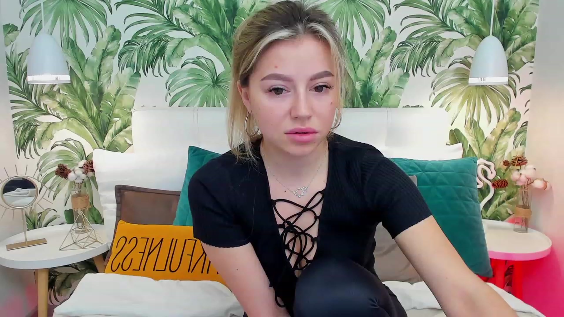 Gallery image thumbnail from SofiBloom's myfreecams stream on, 03/25/2023, 10:27 image 8 of 20