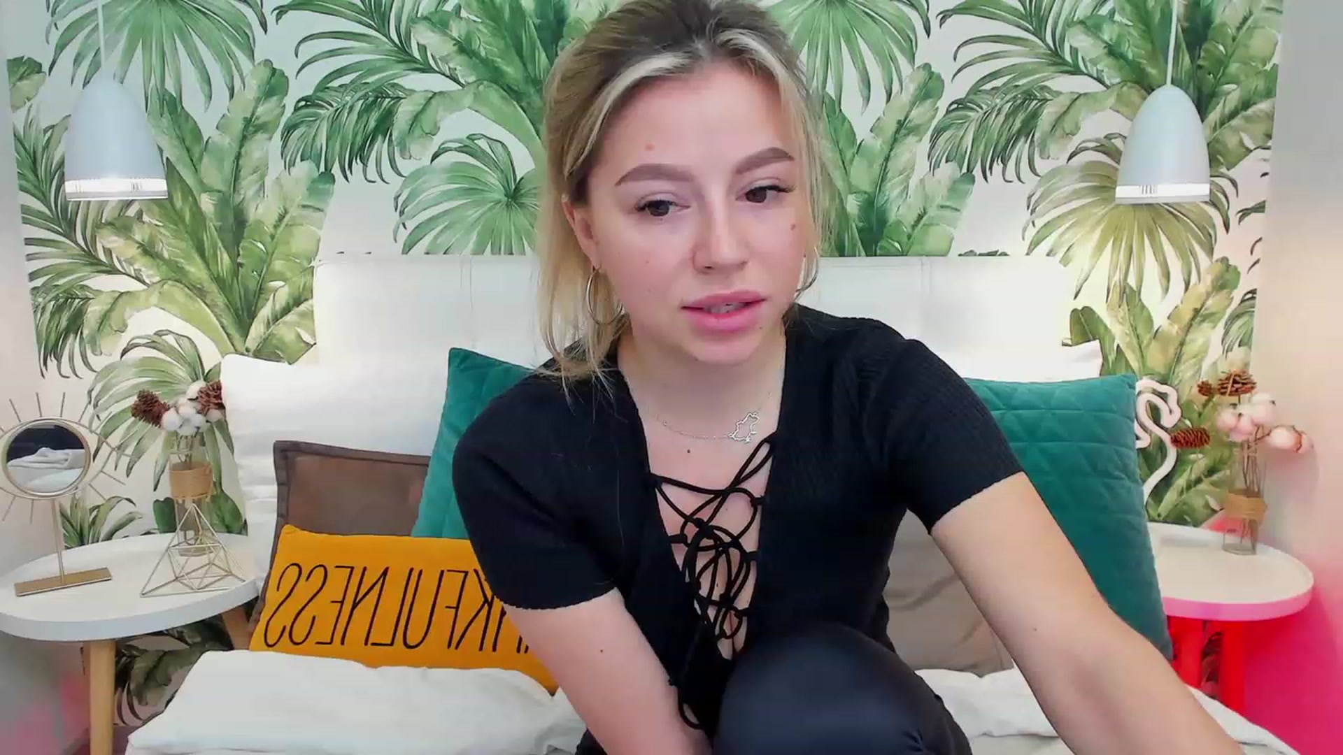 Gallery image thumbnail from SofiBloom's myfreecams stream on, 03/25/2023, 10:27 image 7 of 20