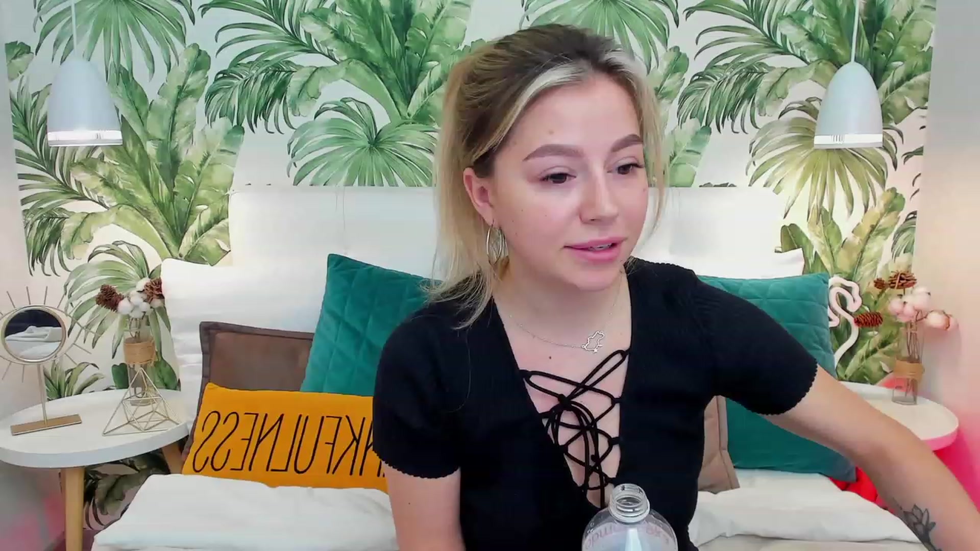 Gallery image thumbnail from SofiBloom's myfreecams stream on, 03/25/2023, 10:27 image 3 of 20