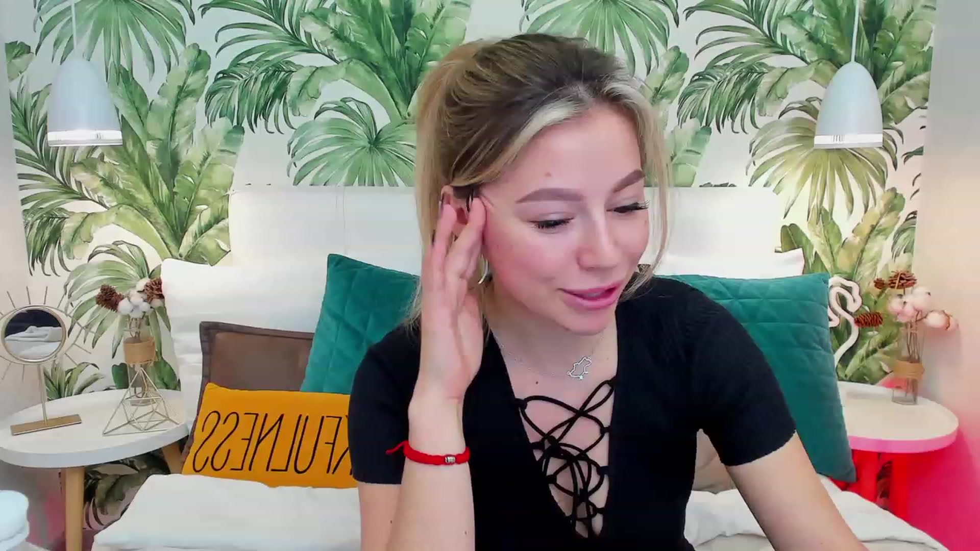 Gallery image thumbnail from SofiBloom's myfreecams stream on, 03/25/2023, 10:27 image 4 of 20