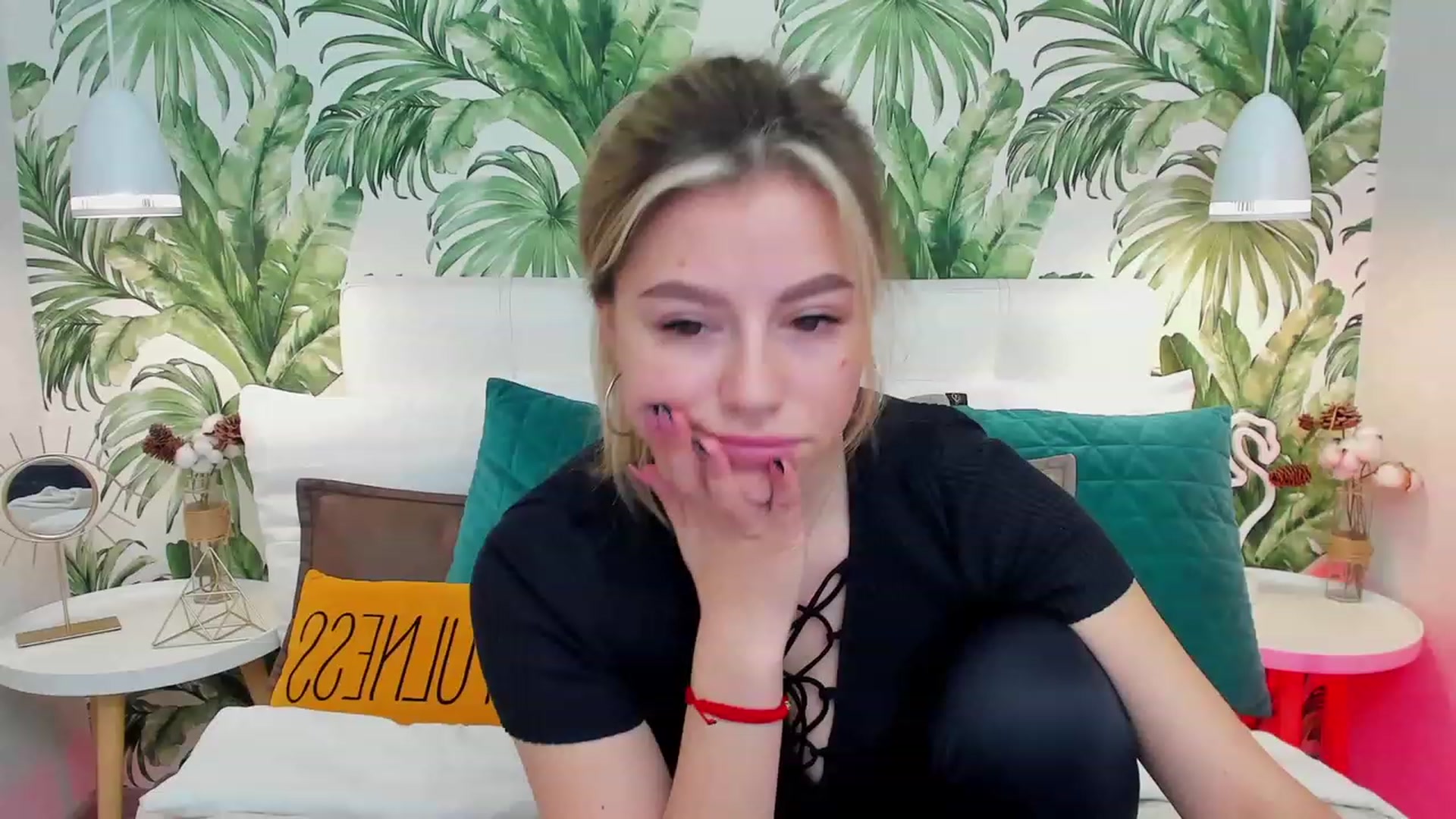 Gallery image thumbnail from SofiBloom's myfreecams stream on, 03/25/2023, 10:27 image 11 of 20