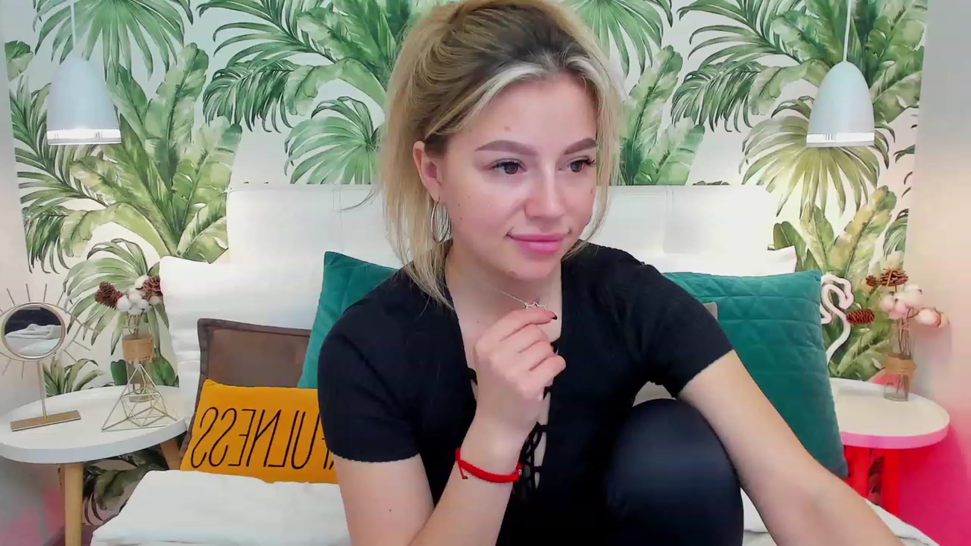 Gallery image thumbnail from SofiBloom's myfreecams stream on, 03/25/2023, 10:27 image 13 of 20