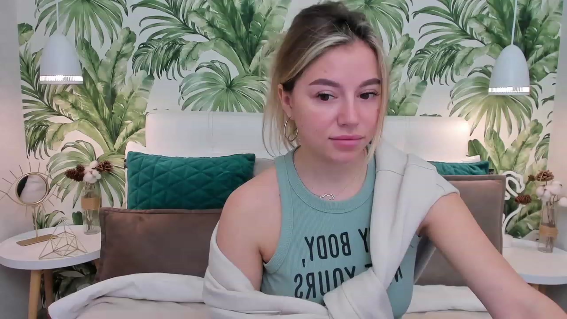 Gallery image thumbnail from SofiBloom's myfreecams stream on, 03/28/2023, 09:11 image 8 of 20