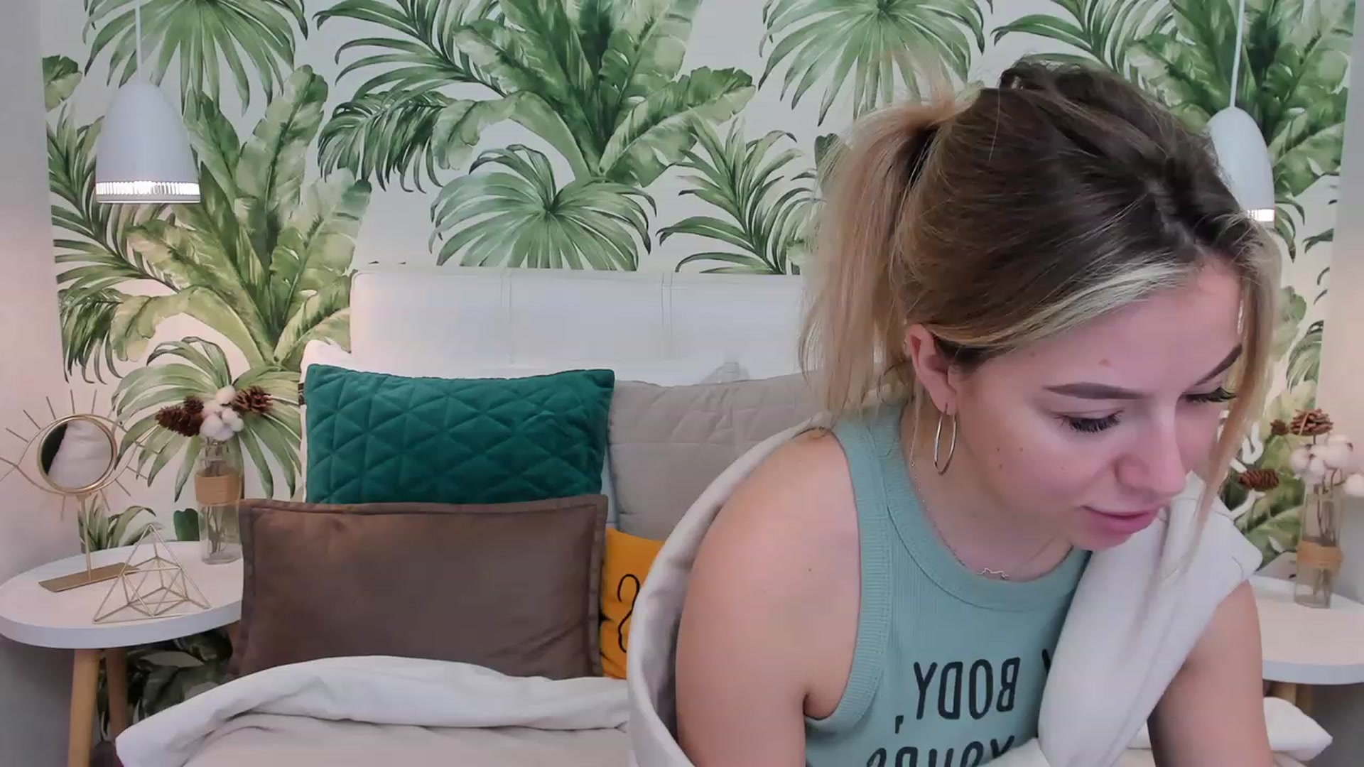 Gallery image thumbnail from SofiBloom's myfreecams stream on, 03/28/2023, 09:11 image 10 of 20