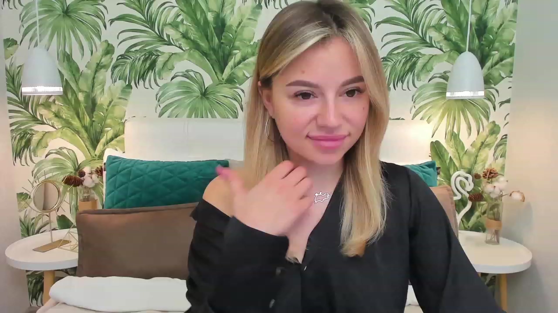 Gallery image thumbnail from SofiBloom's myfreecams stream on, 03/29/2023, 10:31 image 1 of 20