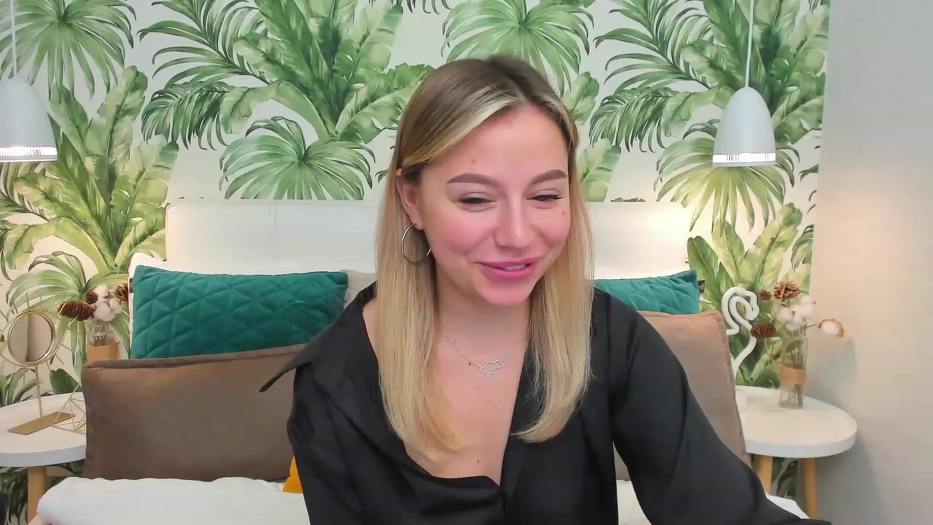 Gallery image thumbnail from SofiBloom's myfreecams stream on, 03/29/2023, 12:20 image 20 of 20