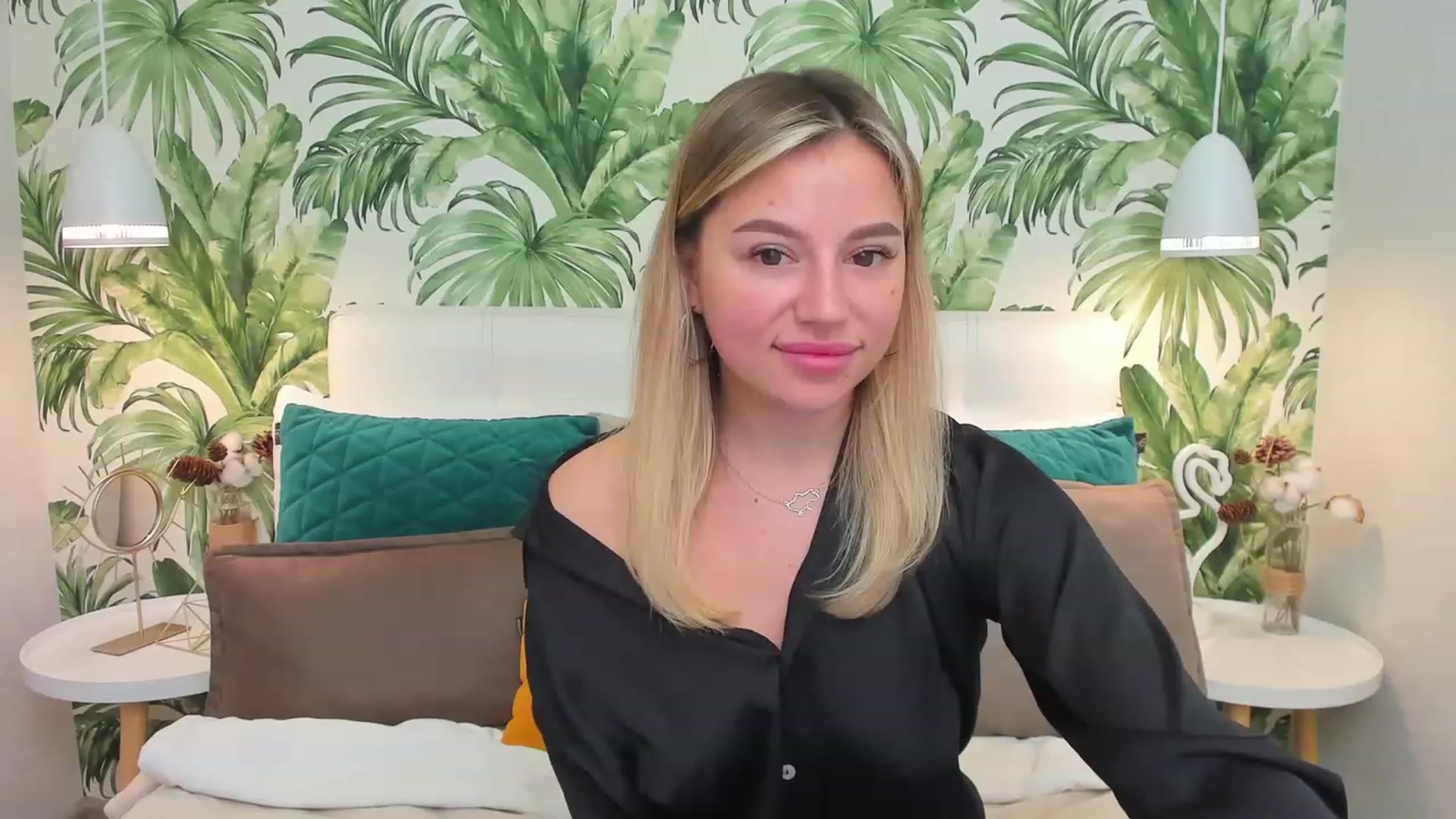 Gallery image thumbnail from SofiBloom's myfreecams stream on, 03/29/2023, 12:20 image 4 of 20