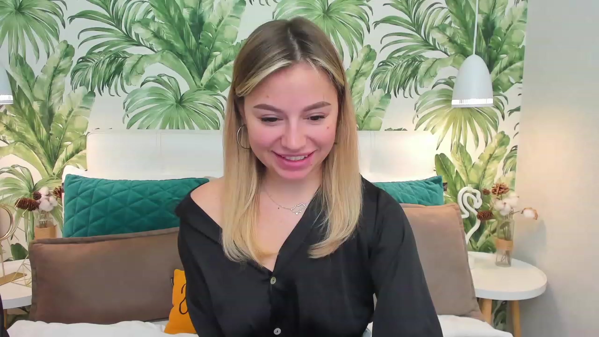 Gallery image thumbnail from SofiBloom's myfreecams stream on, 03/29/2023, 13:36 image 7 of 20