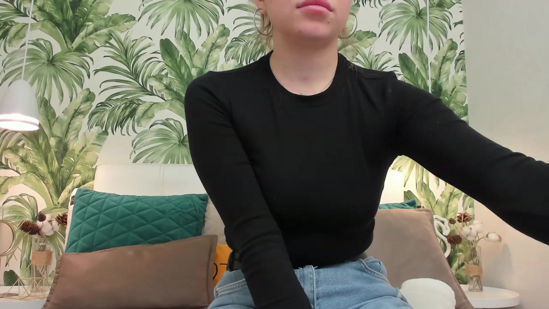 Gallery image thumbnail from SofiBloom's myfreecams stream on, 03/30/2023, 08:11 image 3 of 20