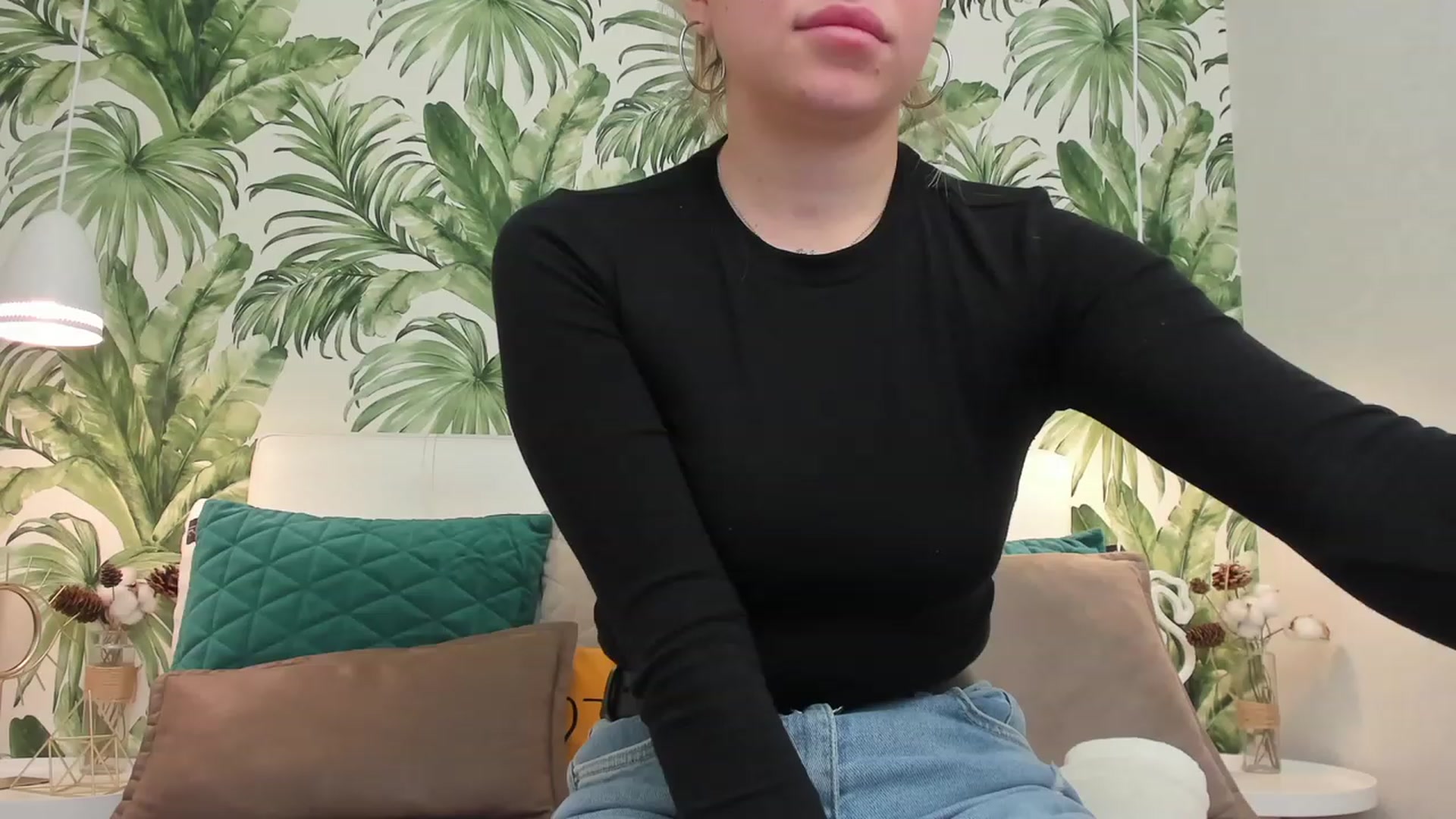 Gallery image thumbnail from SofiBloom's myfreecams stream on, 03/30/2023, 08:11 image 4 of 20
