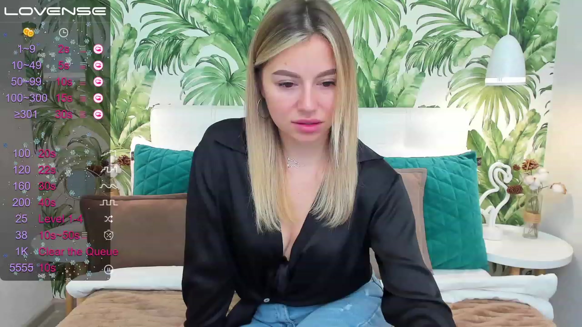 Gallery image thumbnail from SofiBloom's myfreecams stream on, 03/31/2023, 09:26 image 14 of 20