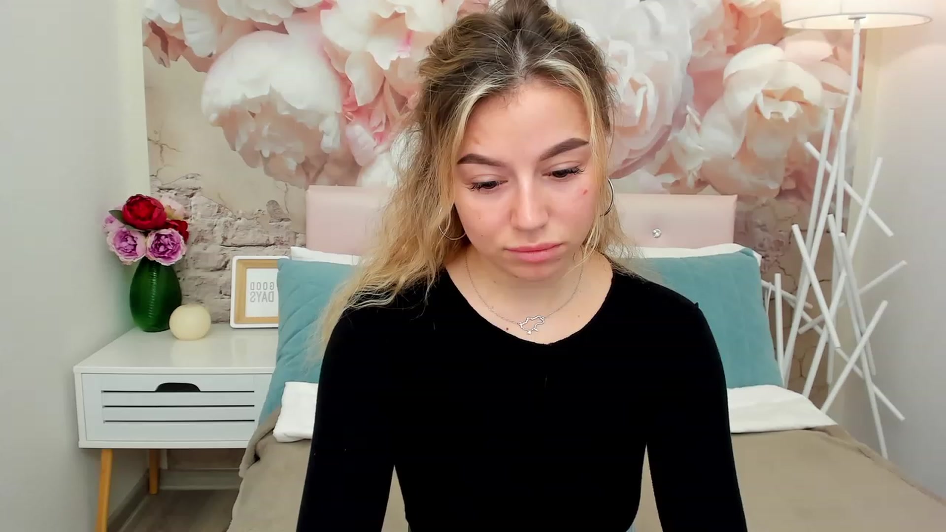 Gallery image thumbnail from SofiBloom's myfreecams stream on, 04/05/2023, 12:00 image 18 of 20