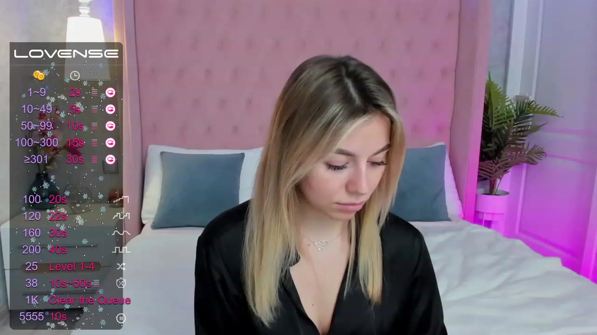 Gallery image thumbnail from SofiBloom's myfreecams stream on, 04/06/2023, 10:07 image 3 of 20