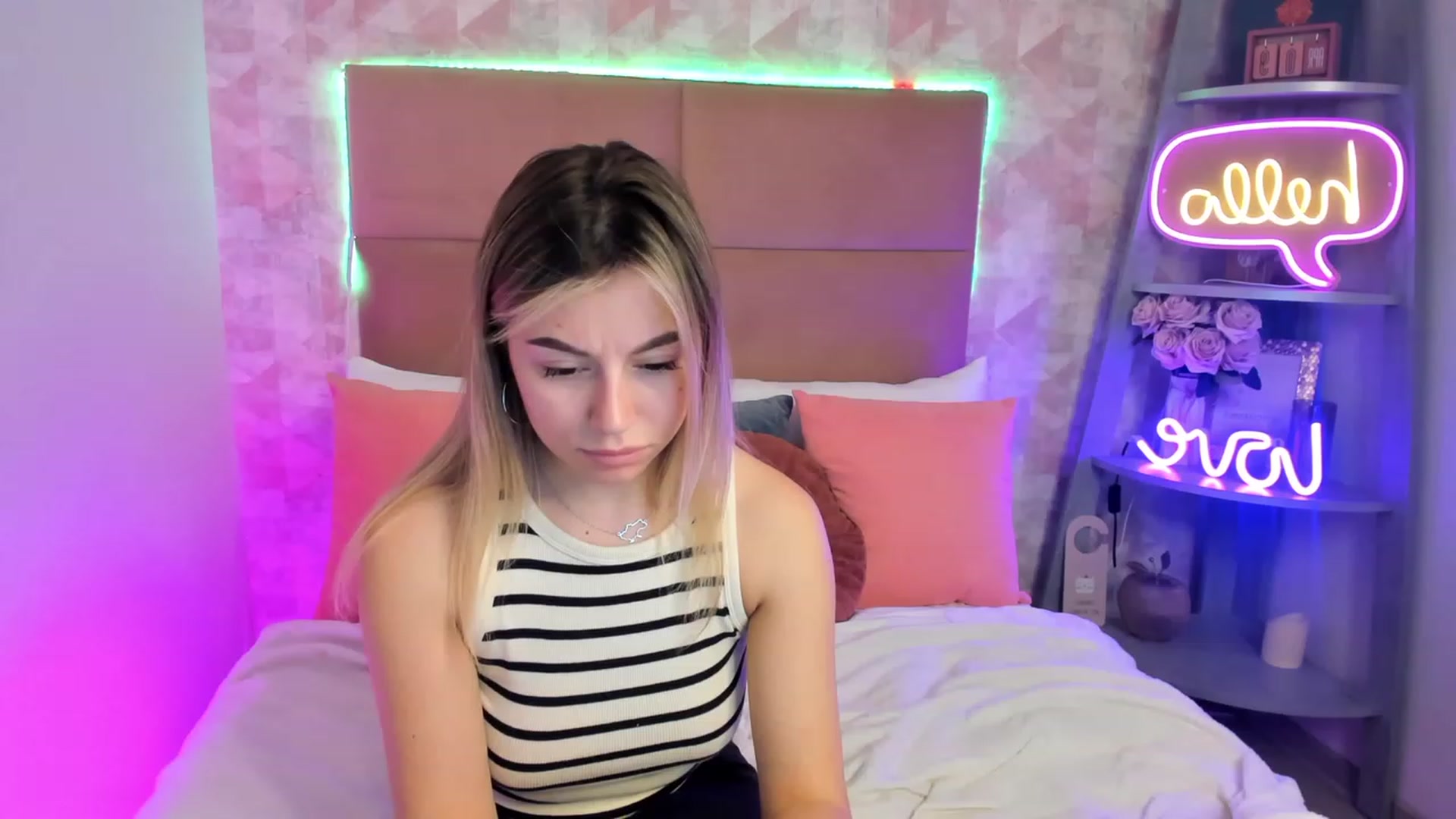 Gallery image thumbnail from SofiBloom's myfreecams stream on, 04/10/2023, 11:33 image 16 of 20