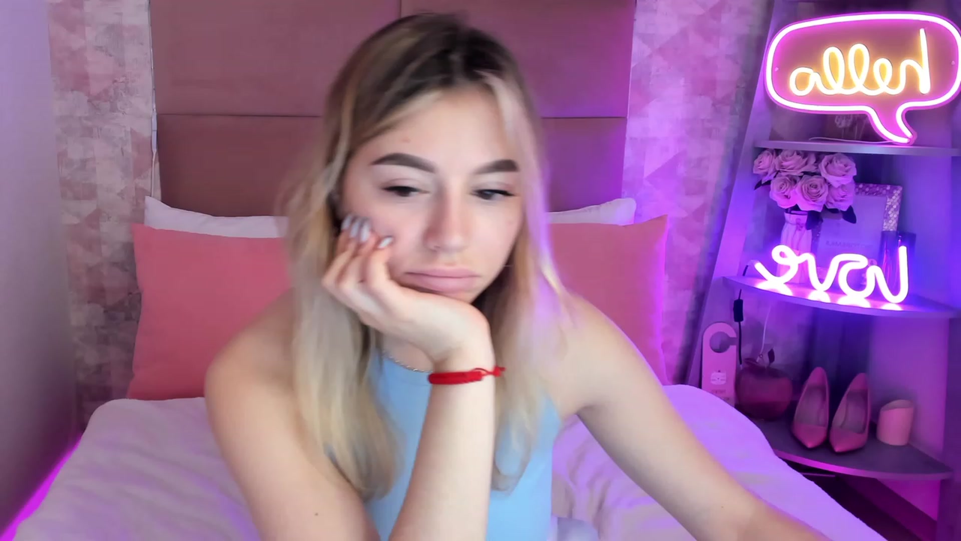 Gallery image thumbnail from SofiBloom's myfreecams stream on, 04/13/2023, 08:57 image 19 of 20