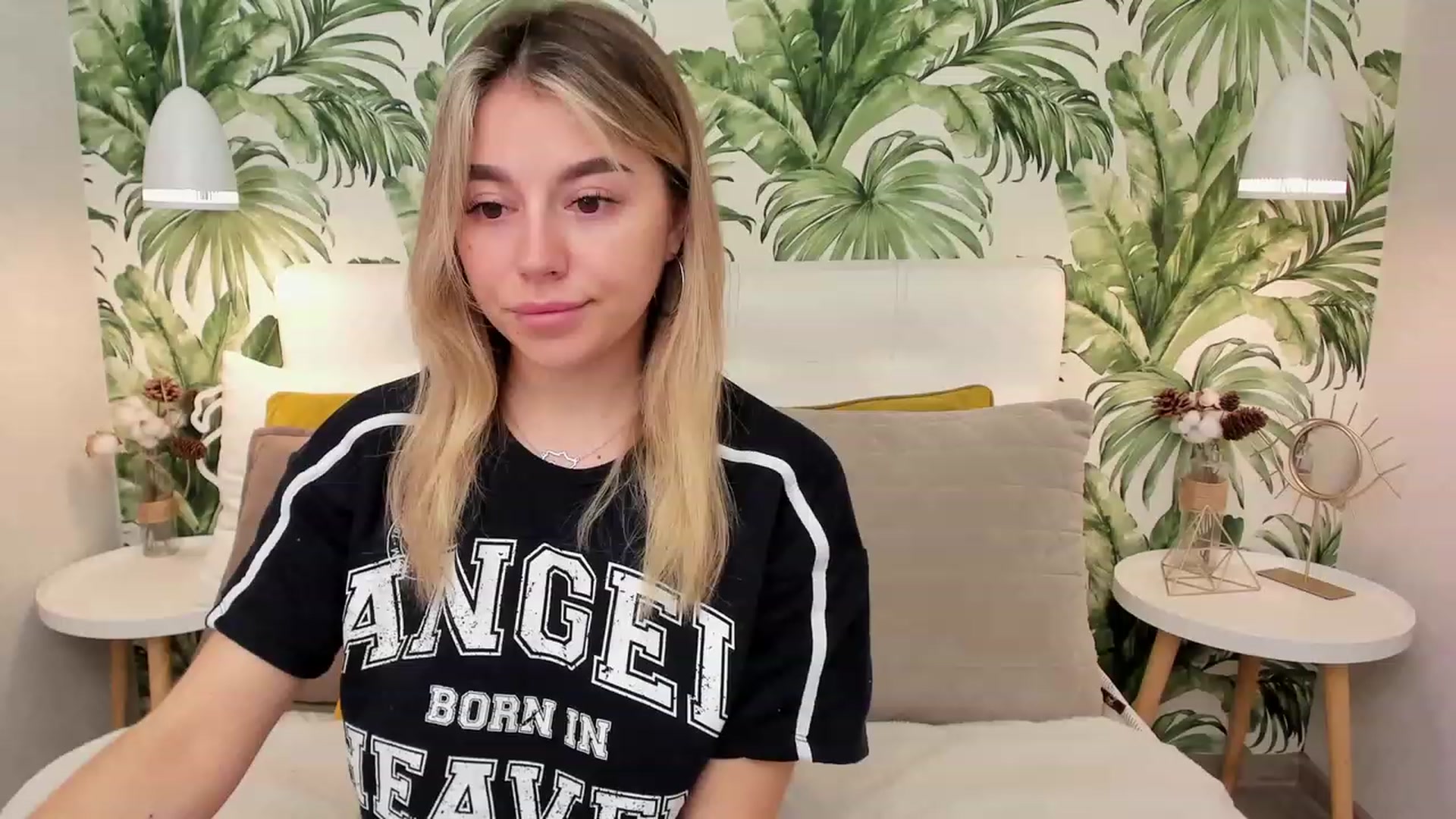Gallery image thumbnail from SofiBloom's myfreecams stream on, 04/20/2023, 09:56 image 6 of 20