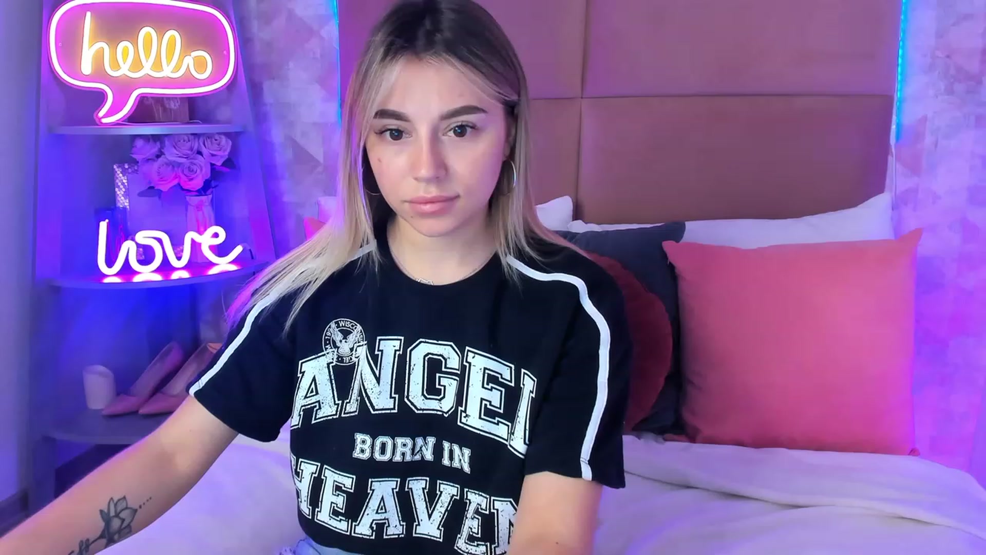 Gallery image thumbnail from SofiBloom's myfreecams stream on, 04/21/2023, 13:47 image 3 of 20