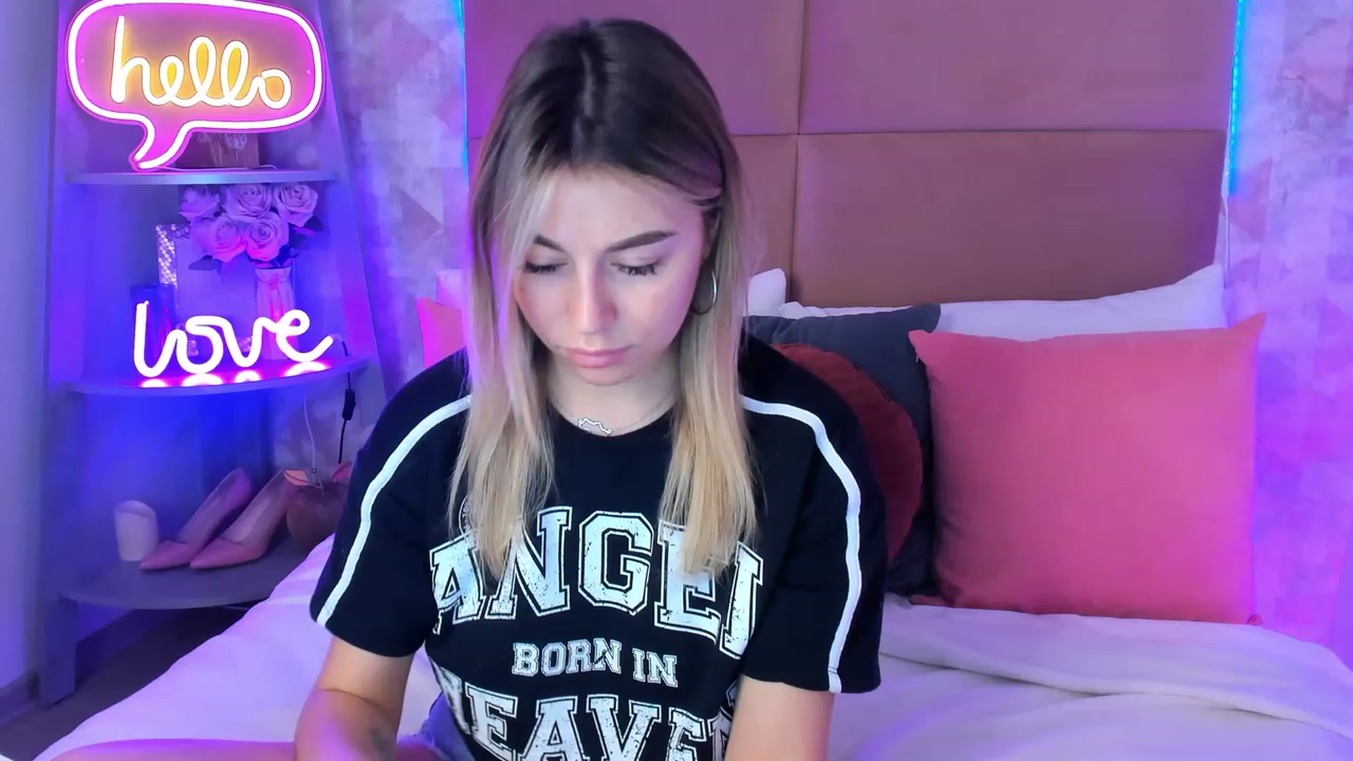 Gallery image thumbnail from SofiBloom's myfreecams stream on, 04/21/2023, 13:47 image 2 of 20