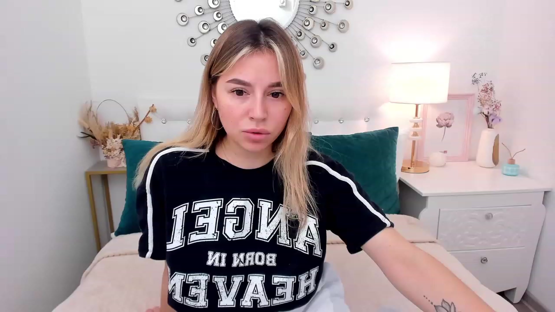 Gallery image thumbnail from SofiBloom's myfreecams stream on, 04/22/2023, 09:01 image 16 of 20