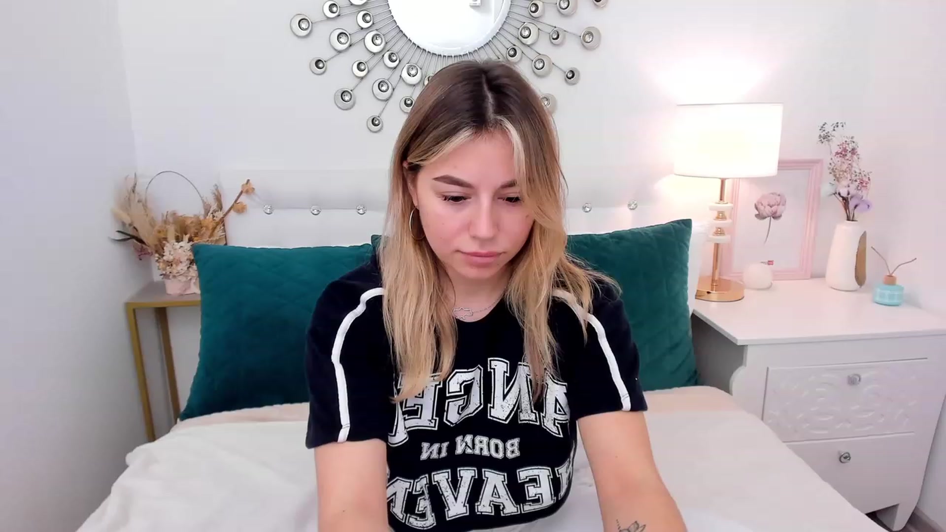 Gallery image thumbnail from SofiBloom's myfreecams stream on, 04/22/2023, 09:01 image 5 of 20