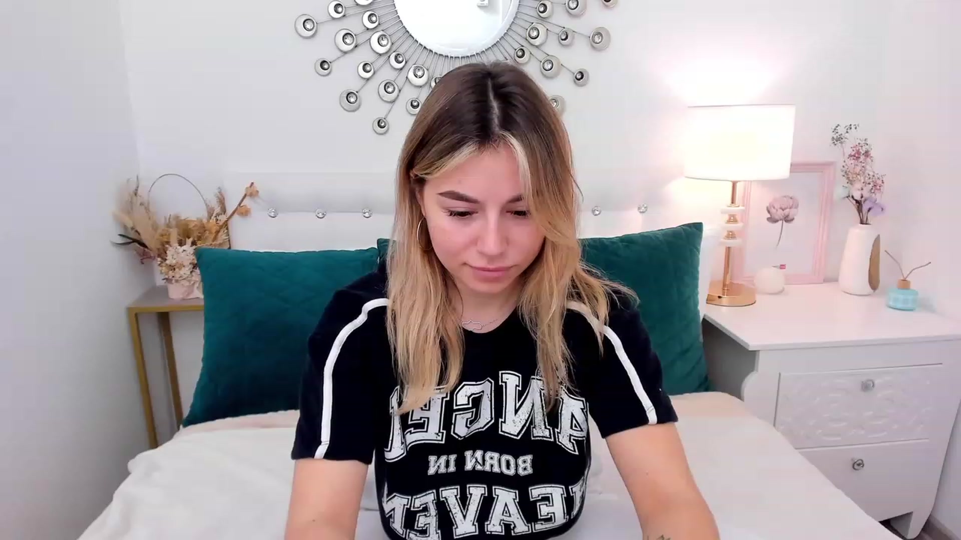Gallery image thumbnail from SofiBloom's myfreecams stream on, 04/22/2023, 09:01 image 4 of 20
