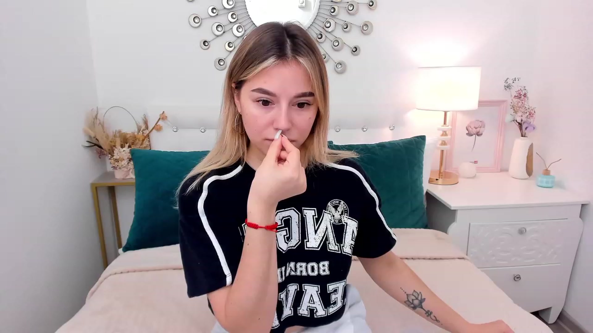 Gallery image thumbnail from SofiBloom's myfreecams stream on, 04/22/2023, 09:01 image 17 of 20