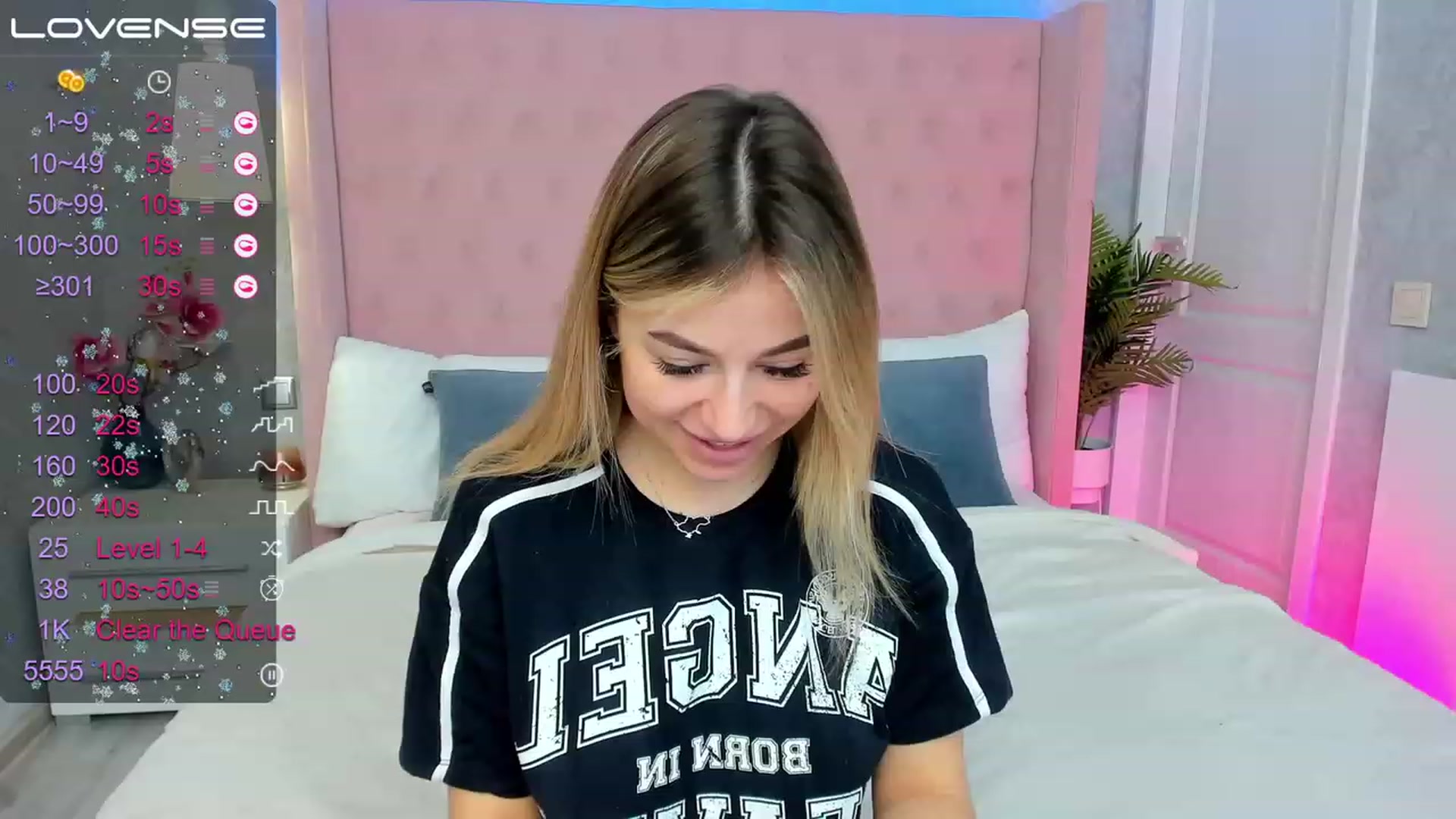 Gallery image thumbnail from SofiBloom's myfreecams stream on, 05/02/2023, 07:51 image 19 of 20