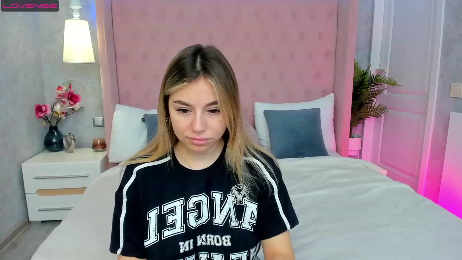 Gallery image thumbnail from SofiBloom's myfreecams stream on, 05/02/2023, 07:51 image 9 of 20