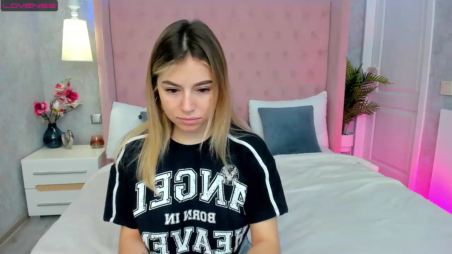 Gallery image thumbnail from SofiBloom's myfreecams stream on, 05/02/2023, 07:51 image 11 of 20