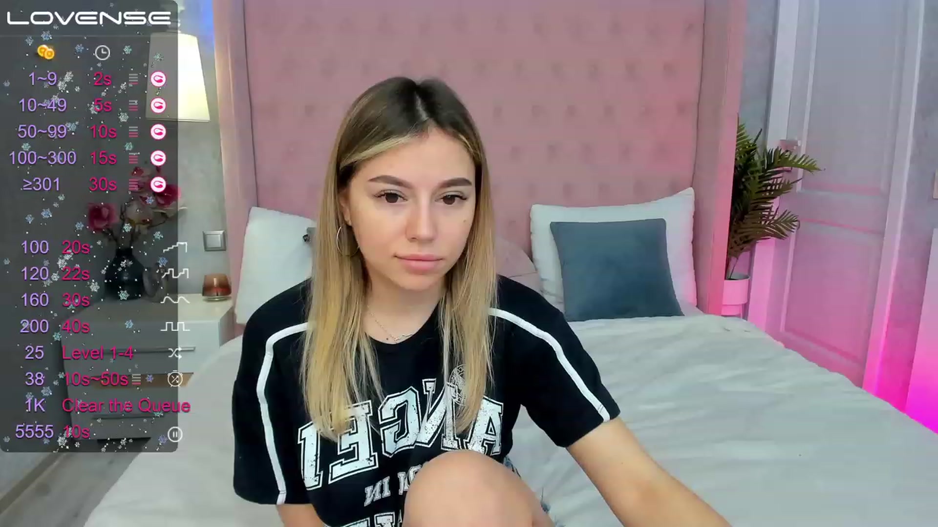 Gallery image thumbnail from SofiBloom's myfreecams stream on, 05/02/2023, 10:13 image 2 of 20