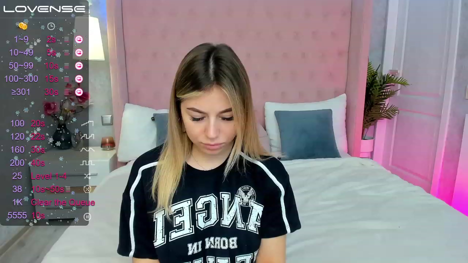 Gallery image thumbnail from SofiBloom's myfreecams stream on, 05/02/2023, 10:13 image 3 of 20