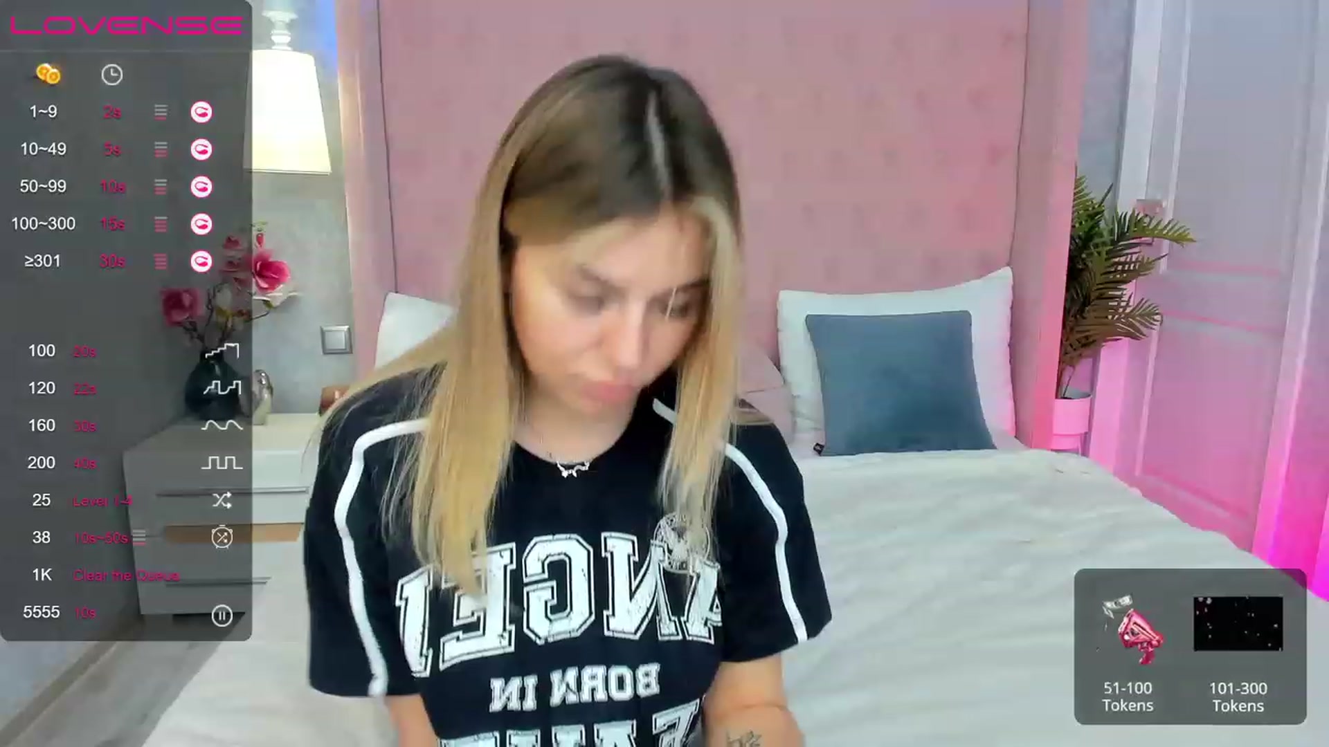 Gallery image thumbnail from SofiBloom's myfreecams stream on, 05/02/2023, 10:13 image 14 of 20