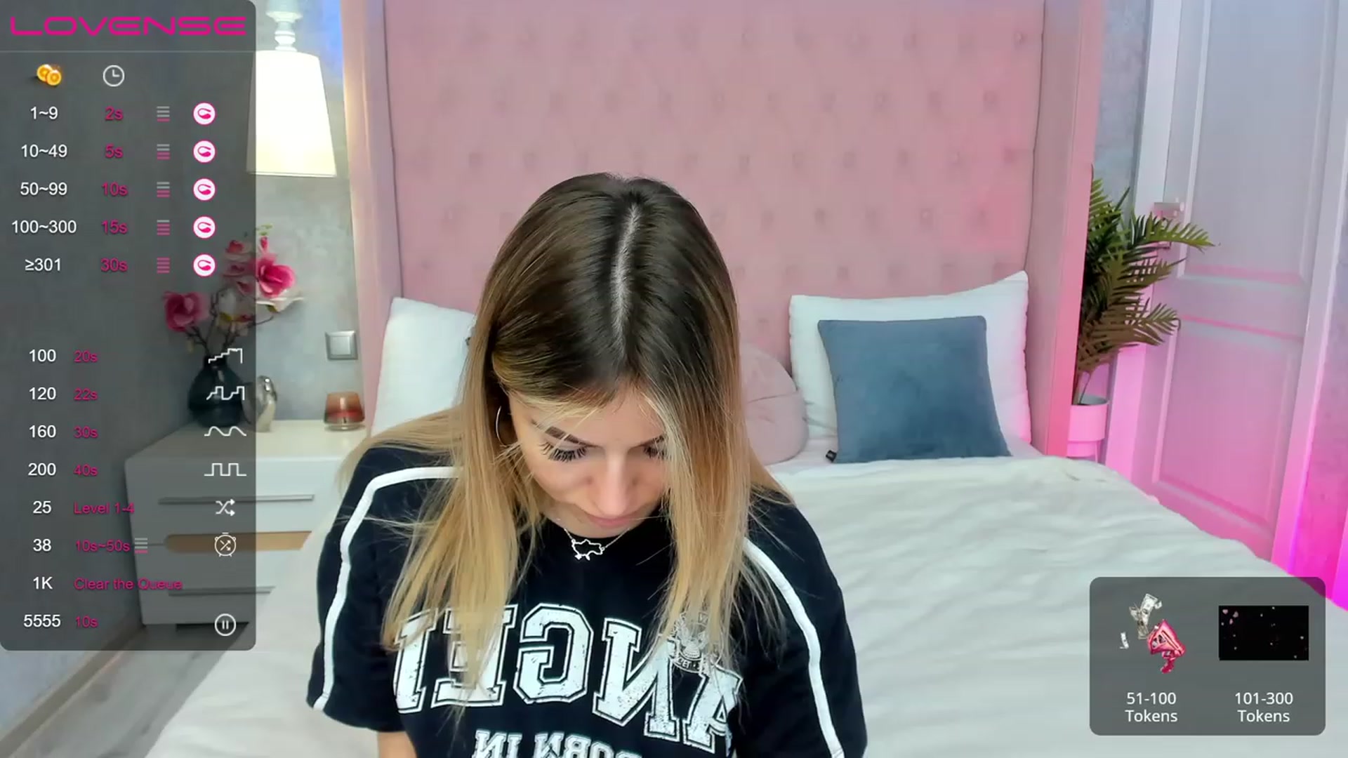 Gallery image thumbnail from SofiBloom's myfreecams stream on, 05/02/2023, 10:13 image 15 of 20