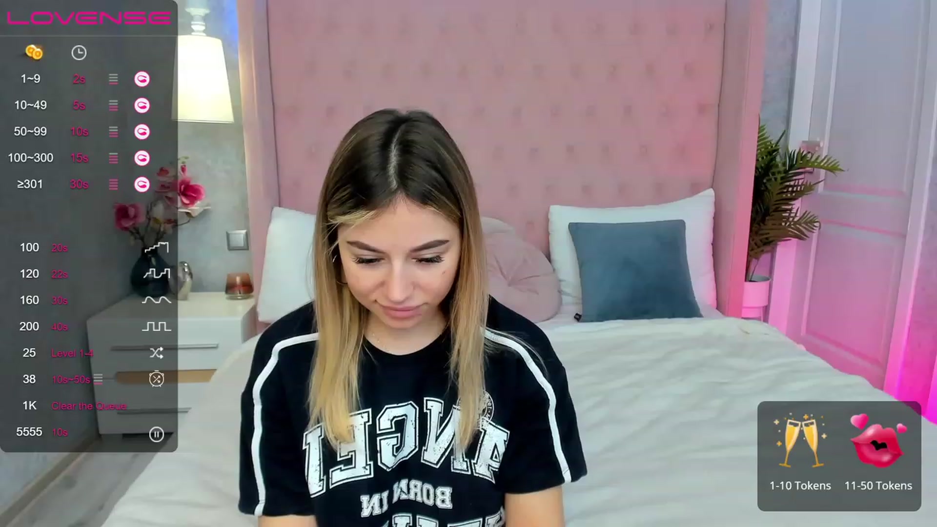 Gallery image thumbnail from SofiBloom's myfreecams stream on, 05/02/2023, 10:13 image 19 of 20