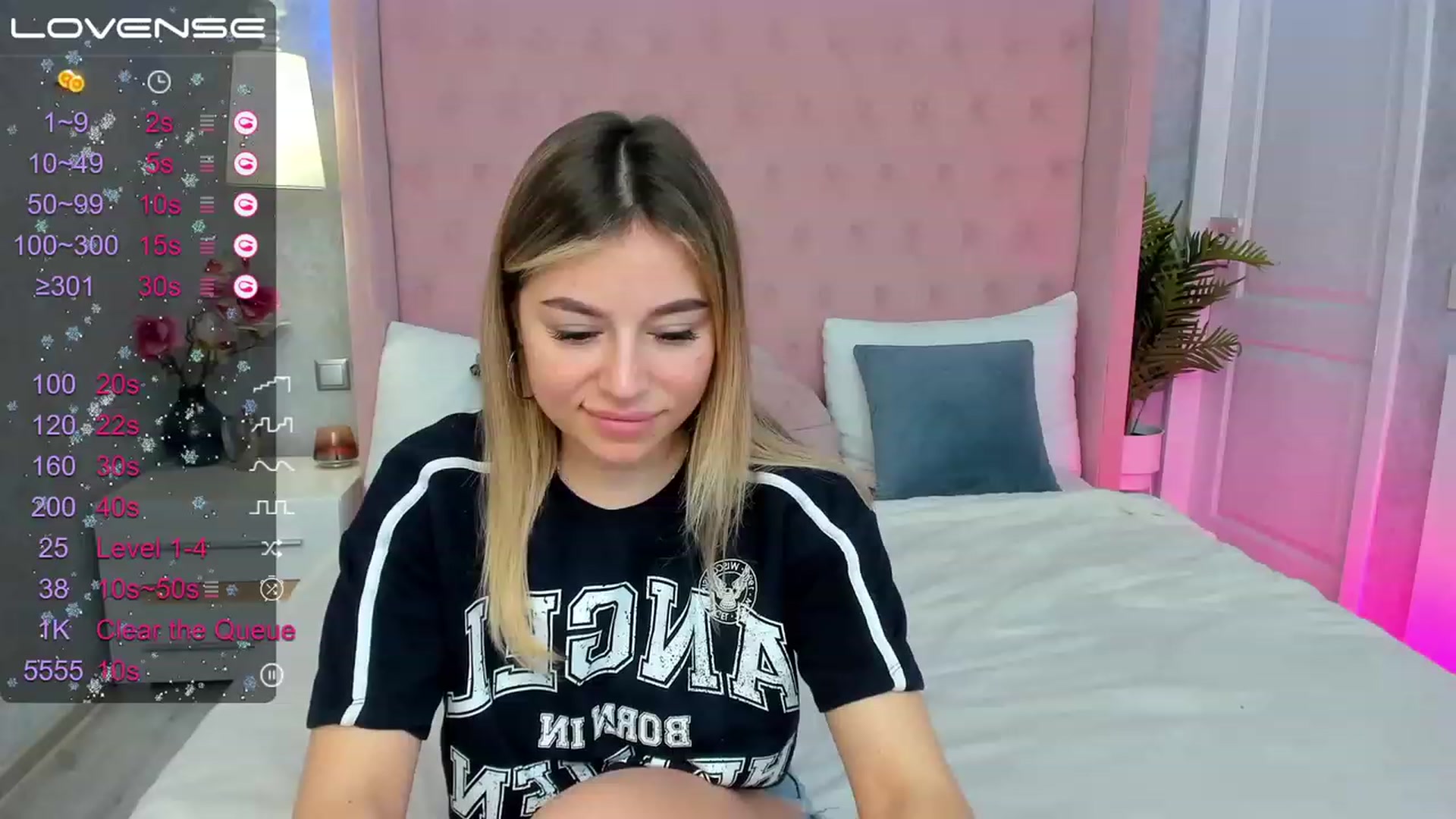 Gallery image thumbnail from SofiBloom's myfreecams stream on, 05/02/2023, 10:13 image 6 of 20