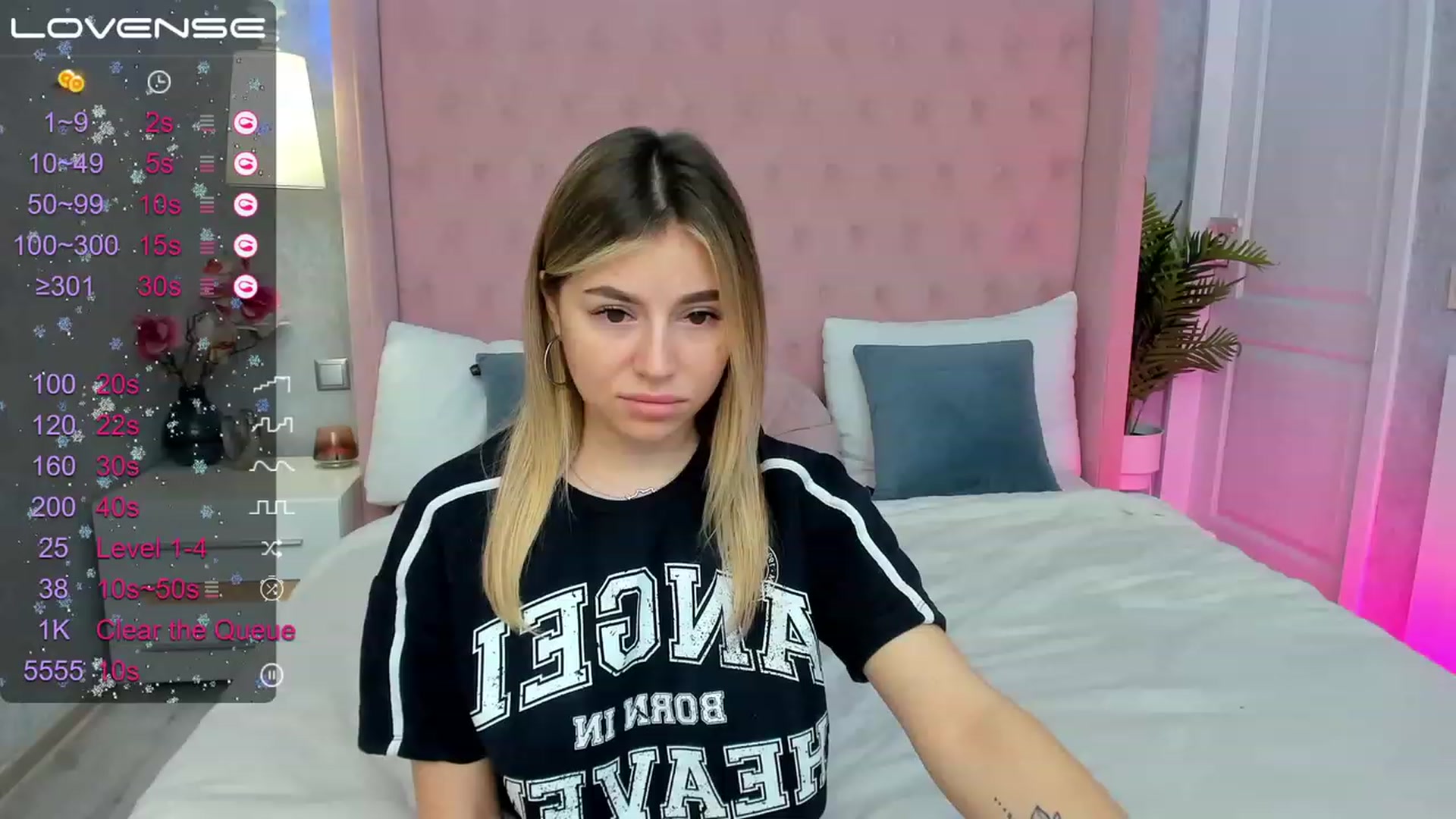 Gallery image thumbnail from SofiBloom's myfreecams stream on, 05/02/2023, 10:13 image 9 of 20