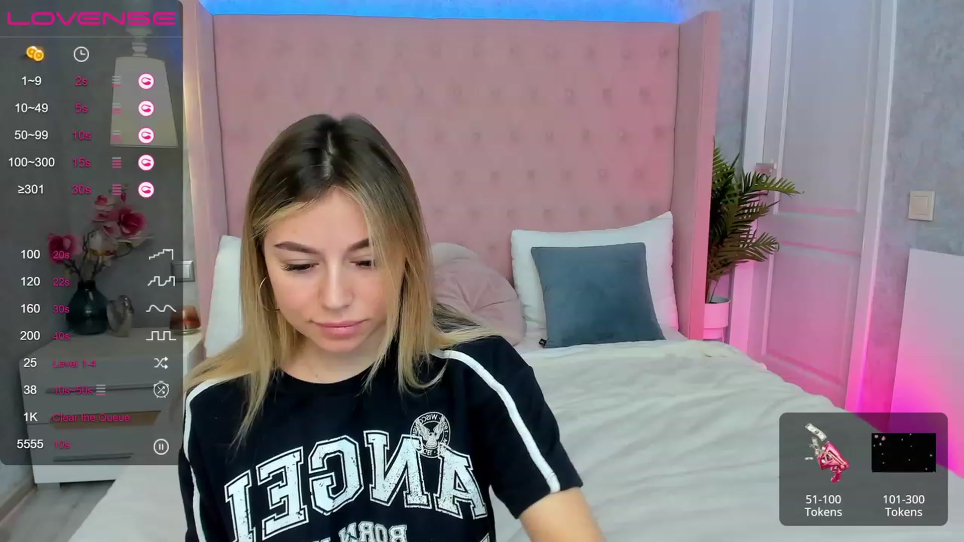 Gallery image thumbnail from SofiBloom's myfreecams stream on, 05/02/2023, 11:59 image 15 of 20