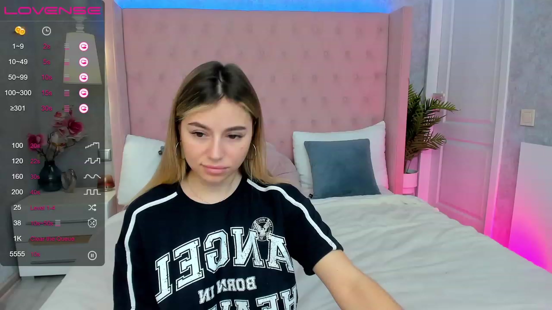 Gallery image thumbnail from SofiBloom's myfreecams stream on, 05/02/2023, 11:59 image 17 of 20