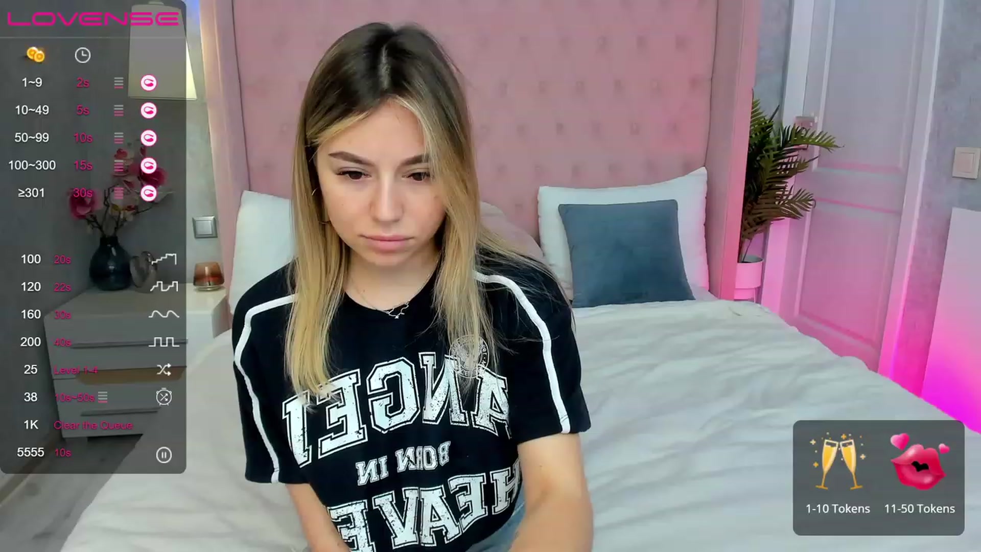 Gallery image thumbnail from SofiBloom's myfreecams stream on, 05/02/2023, 11:59 image 4 of 20