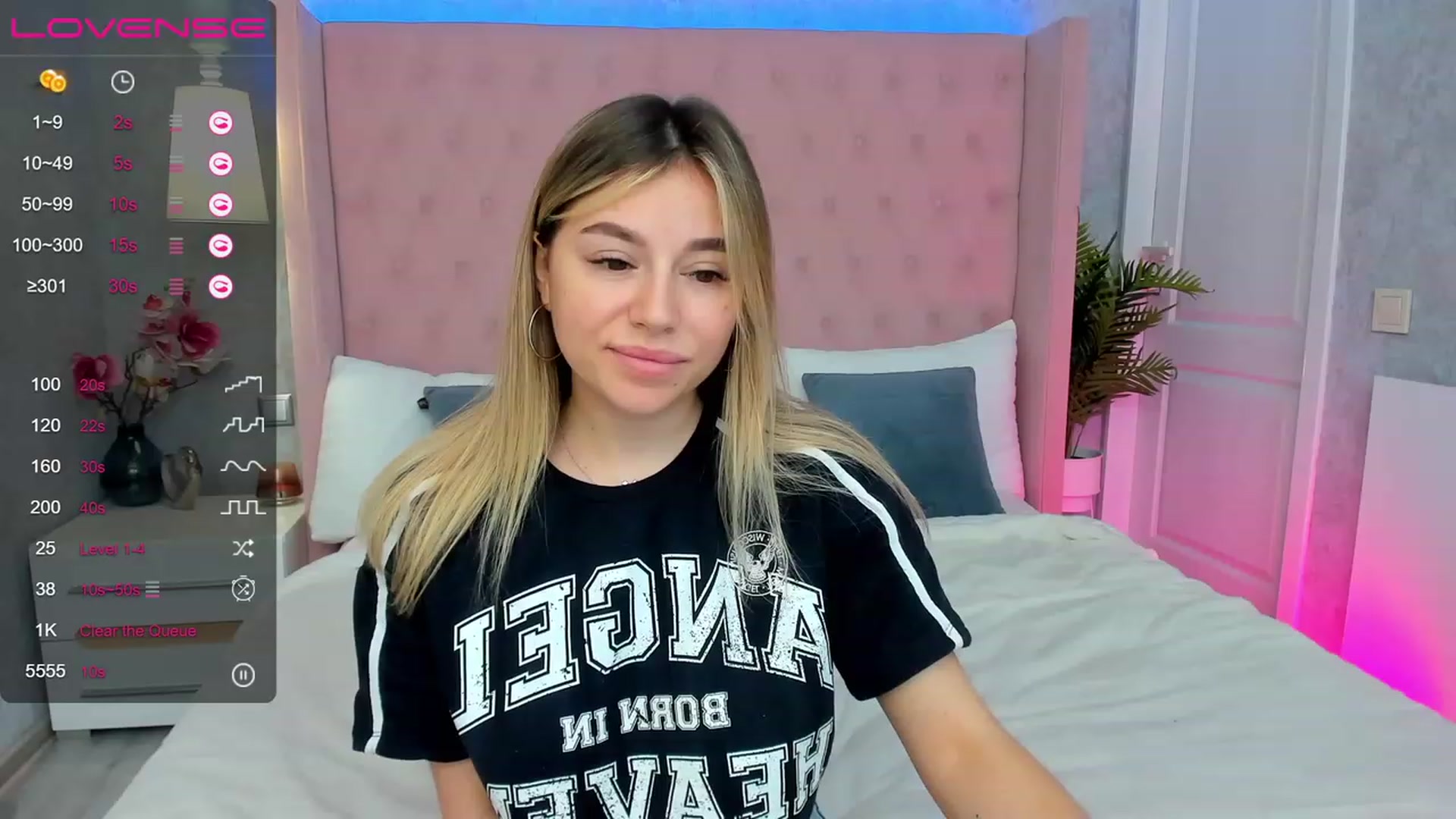 Gallery image thumbnail from SofiBloom's myfreecams stream on, 05/02/2023, 11:59 image 8 of 20