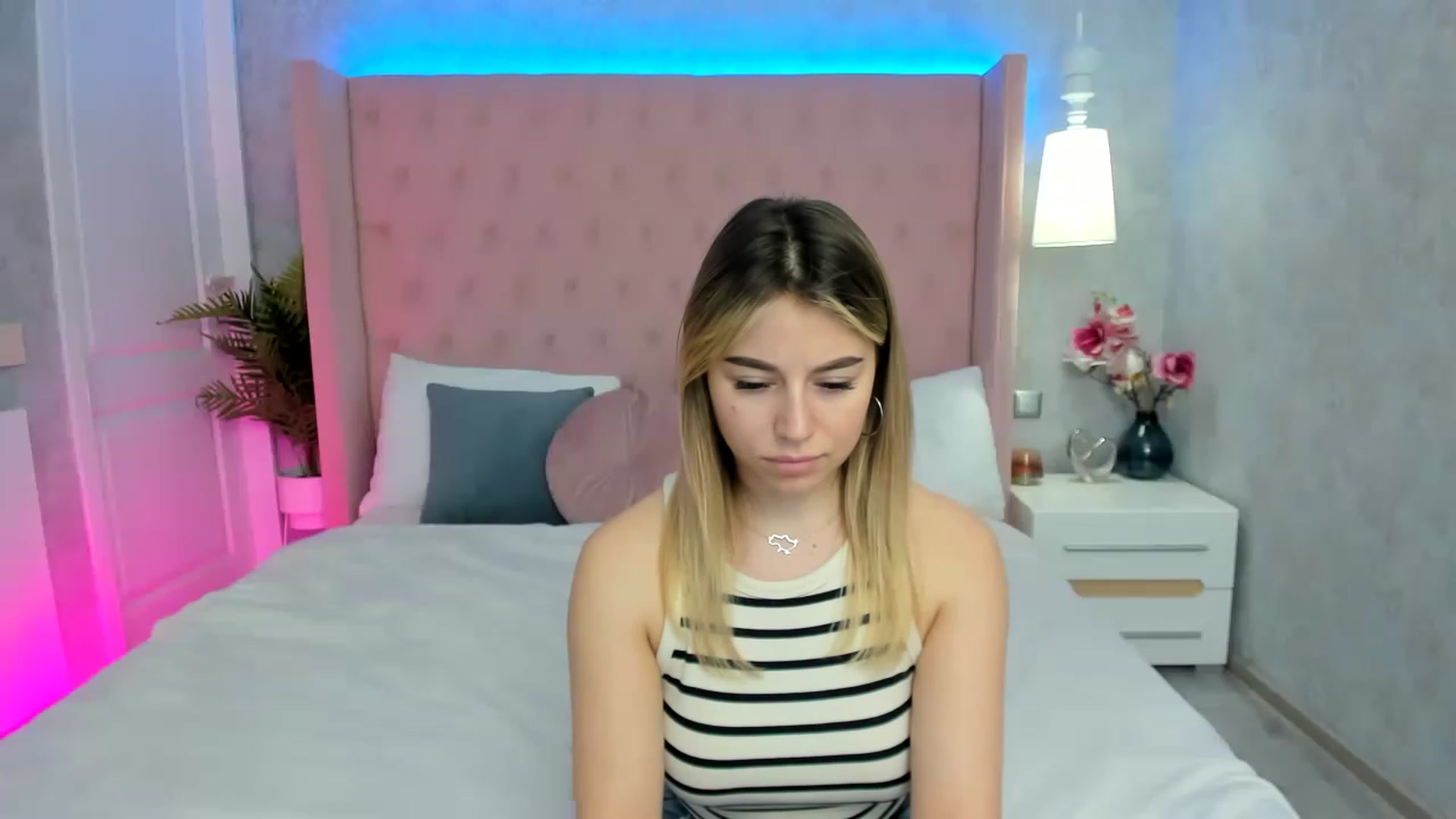 Gallery image thumbnail from SofiBloom's myfreecams stream on, 05/04/2023, 10:53 image 18 of 20