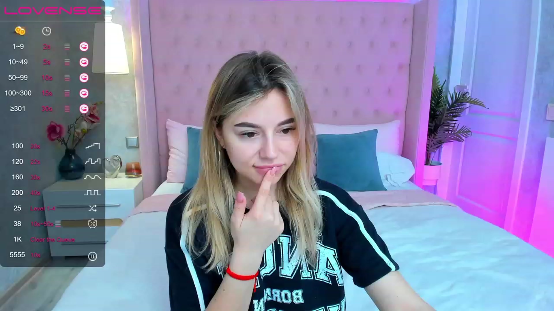 Gallery image thumbnail from SofiBloom's myfreecams stream on, 05/11/2023, 08:25 image 18 of 20