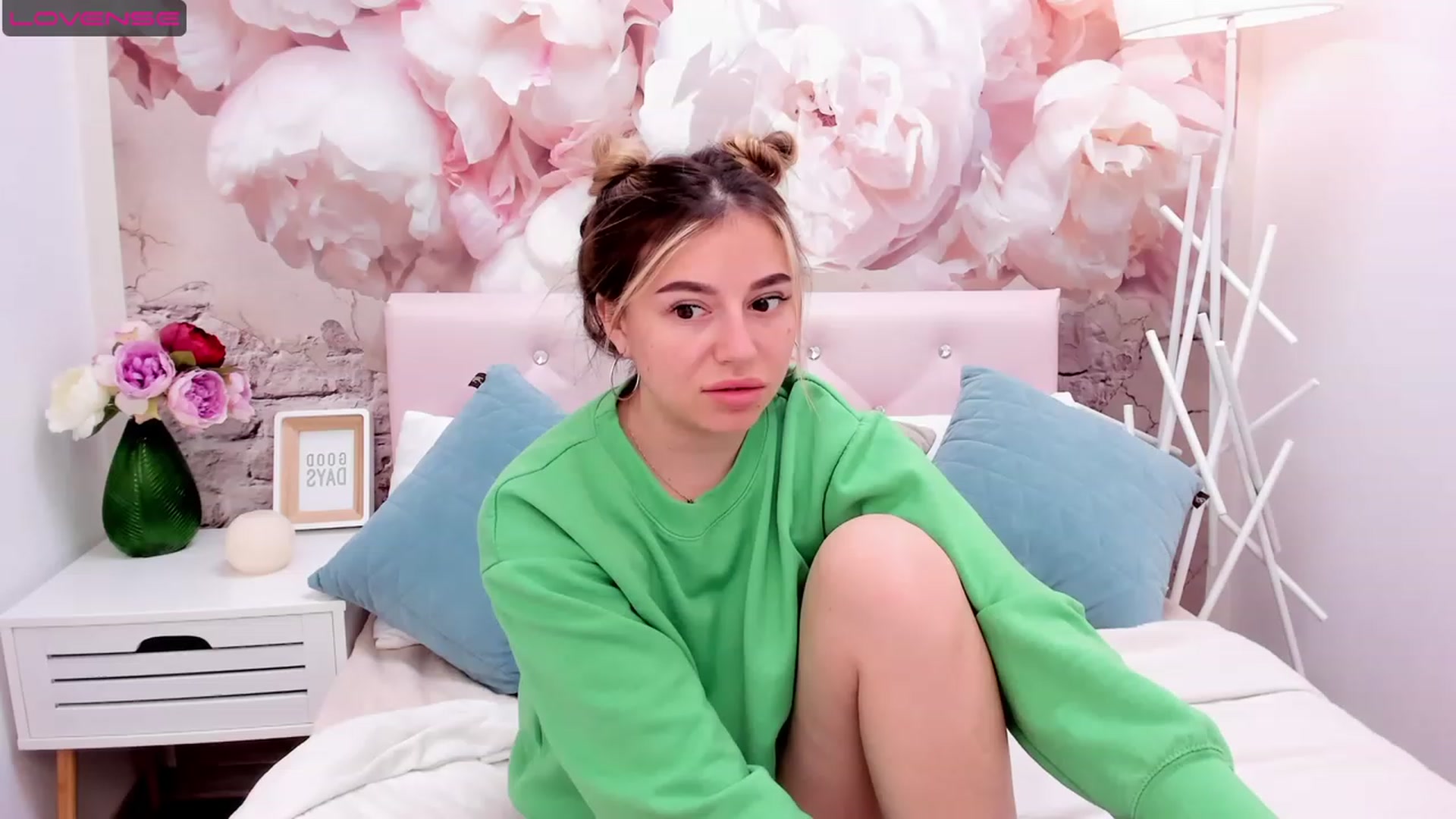 Gallery image thumbnail from SofiBloom's myfreecams stream on, 05/15/2023, 11:48 image 5 of 20