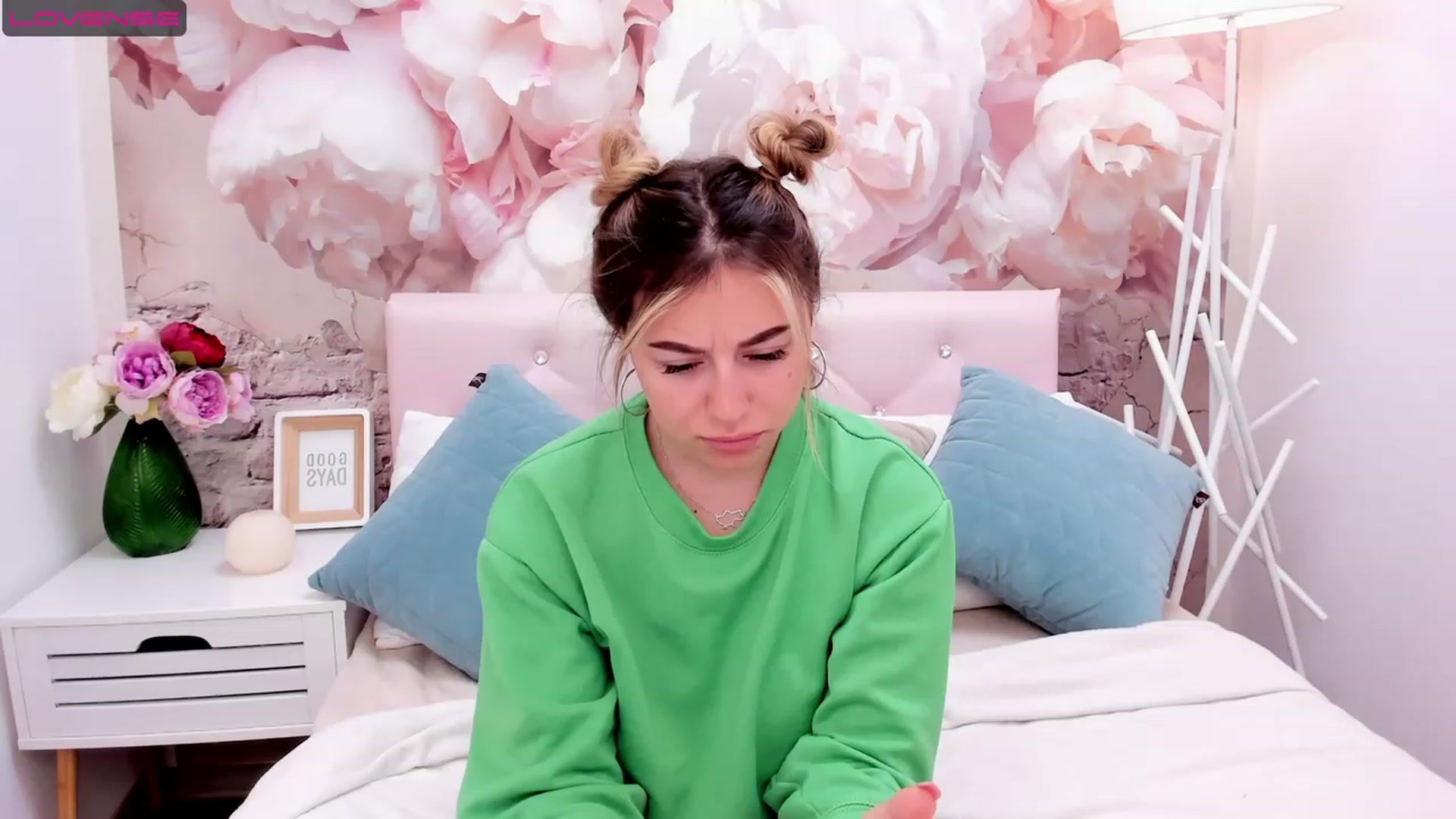 Gallery image thumbnail from SofiBloom's myfreecams stream on, 05/15/2023, 11:48 image 18 of 20