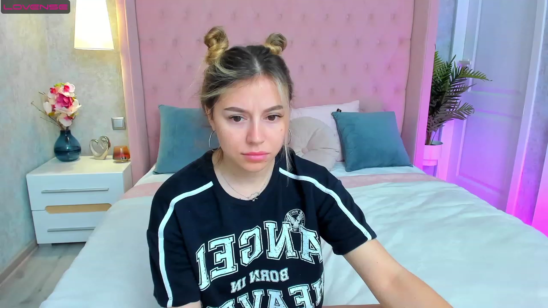 Gallery image thumbnail from SofiBloom's myfreecams stream on, 05/16/2023, 10:01 image 8 of 20