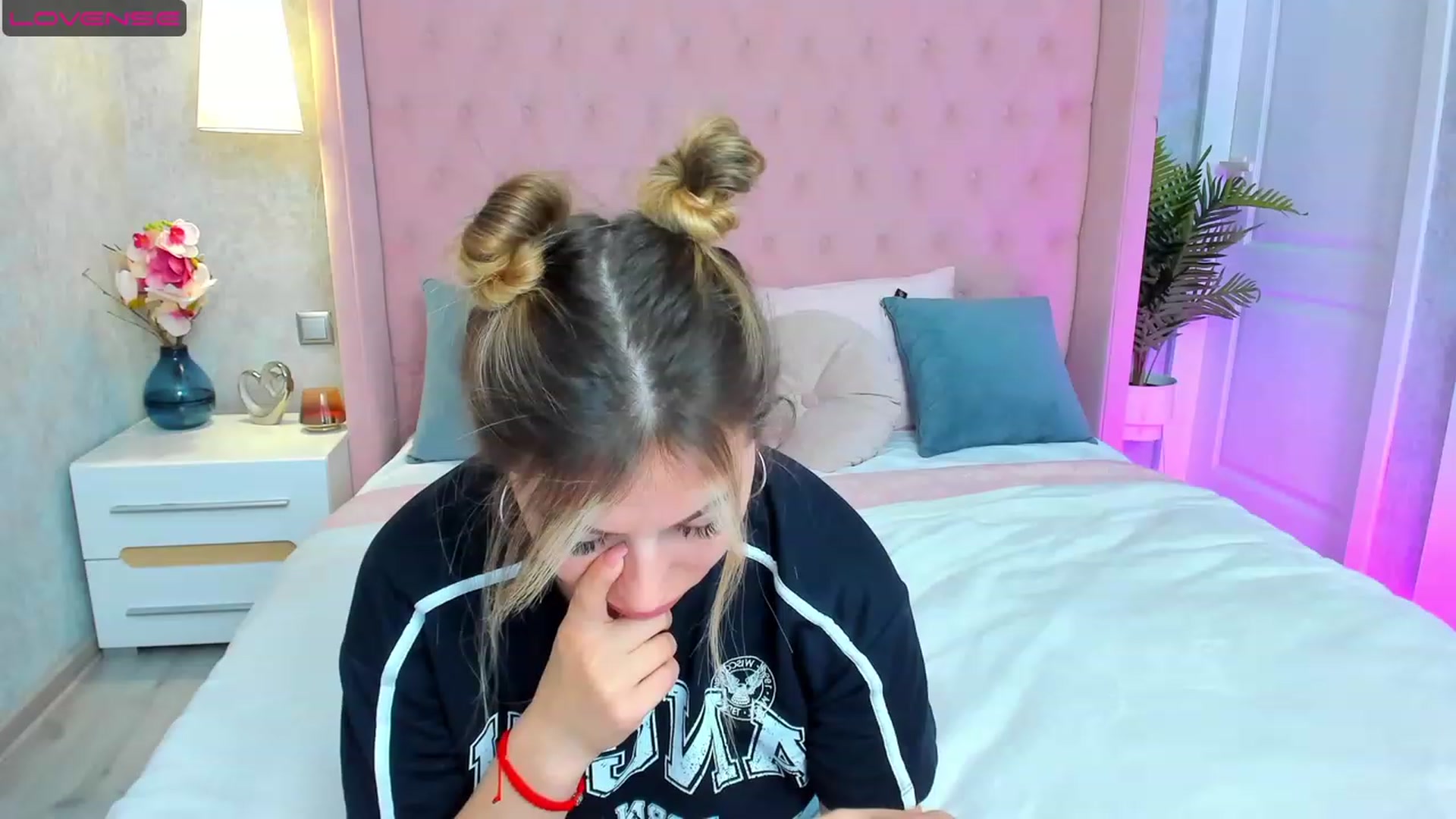 Gallery image thumbnail from SofiBloom's myfreecams stream on, 05/16/2023, 10:01 image 14 of 20