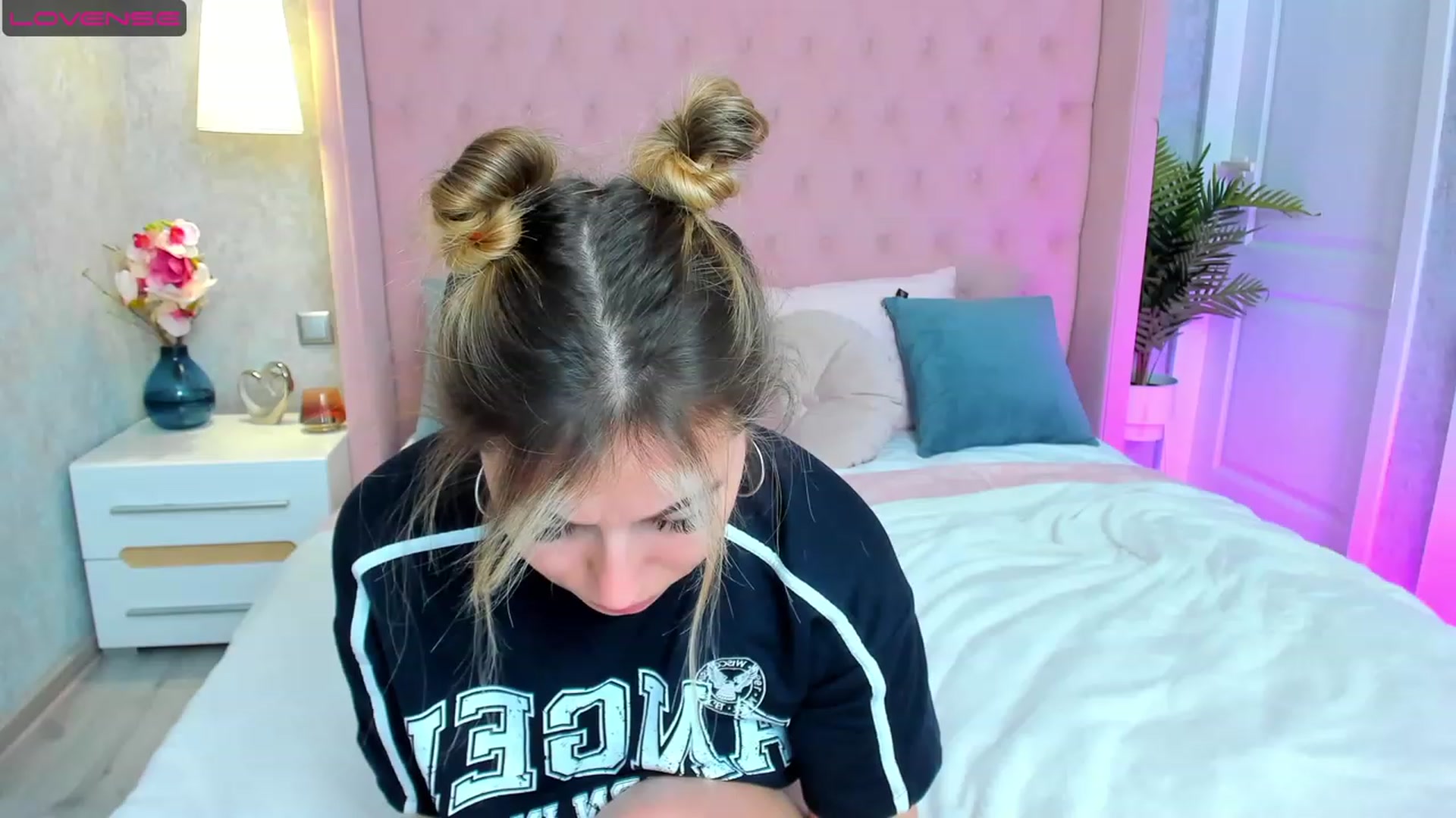Gallery image thumbnail from SofiBloom's myfreecams stream on, 05/16/2023, 10:39 image 10 of 20