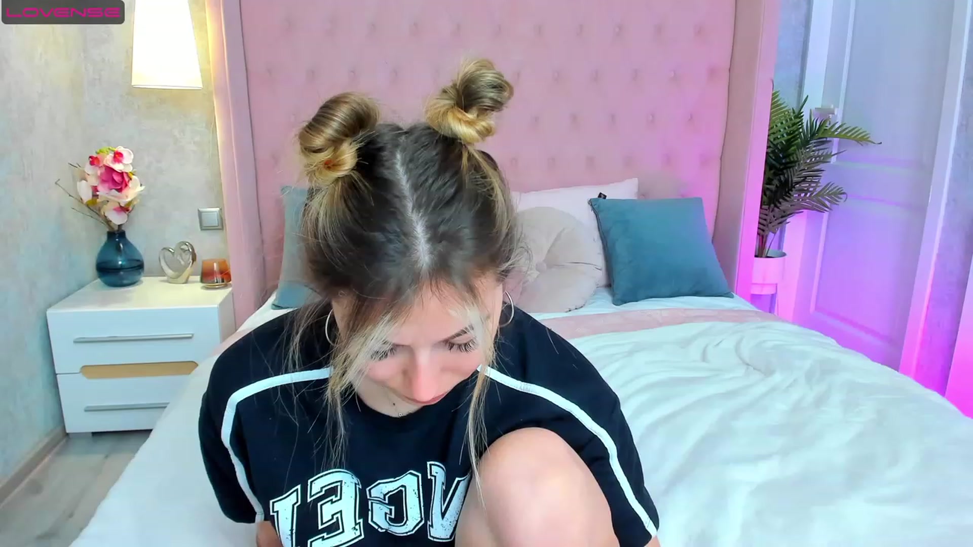 Gallery image thumbnail from SofiBloom's myfreecams stream on, 05/16/2023, 10:39 image 9 of 20