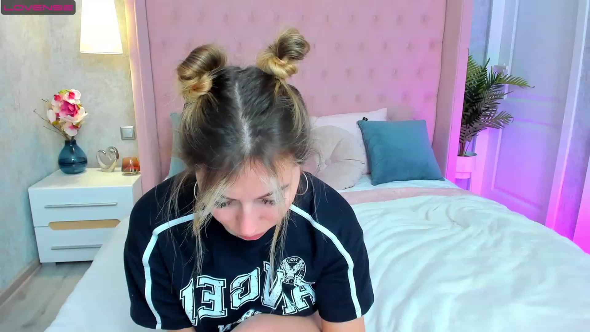 Gallery image thumbnail from SofiBloom's myfreecams stream on, 05/16/2023, 10:39 image 12 of 20